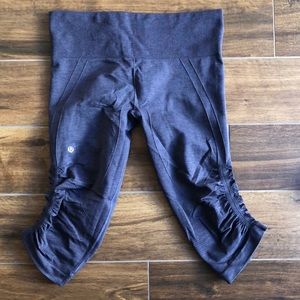Lululemon crops SIZE 8